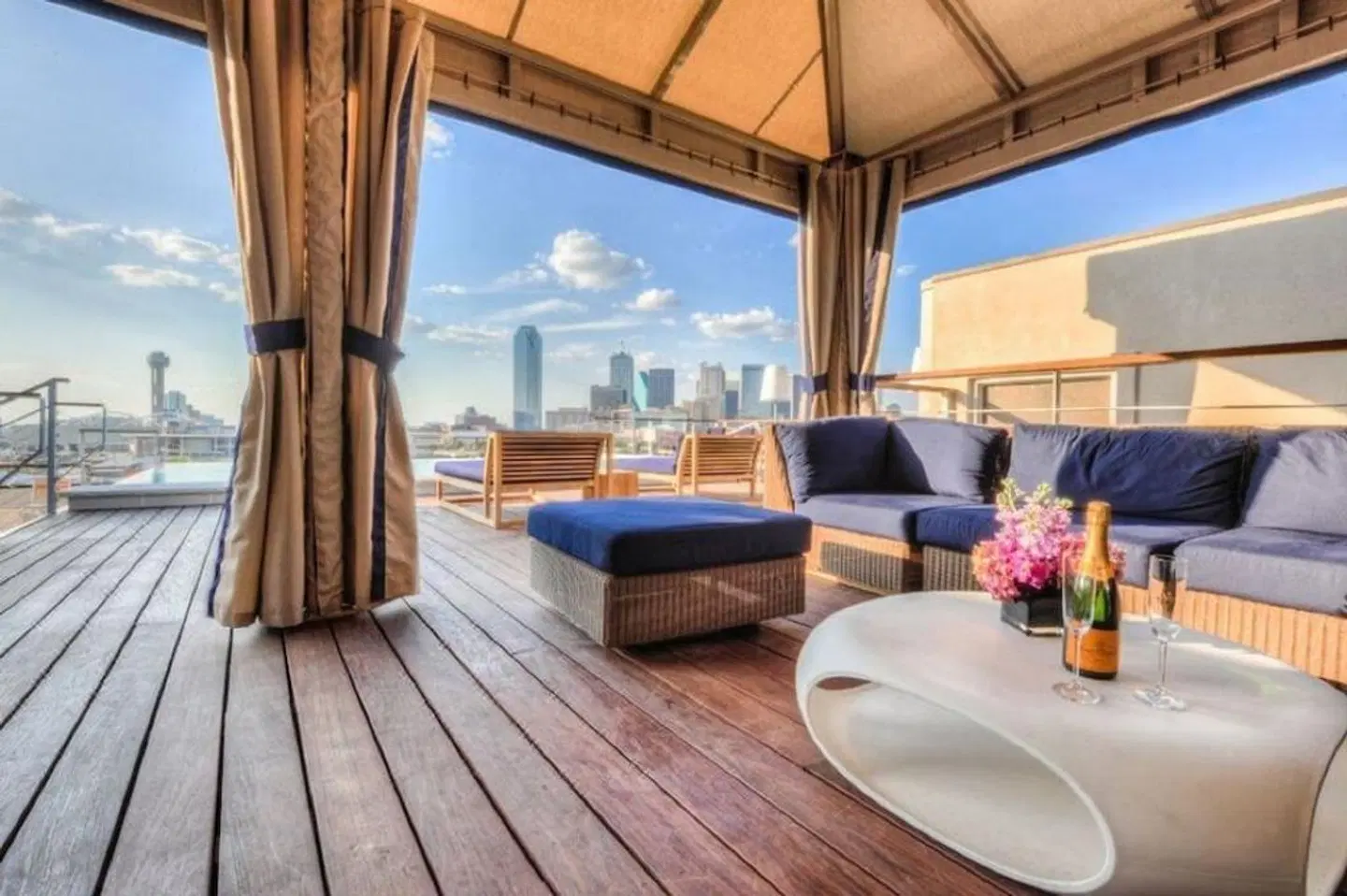 Canvas Hotel Dallas ROOM_EXAMPLE