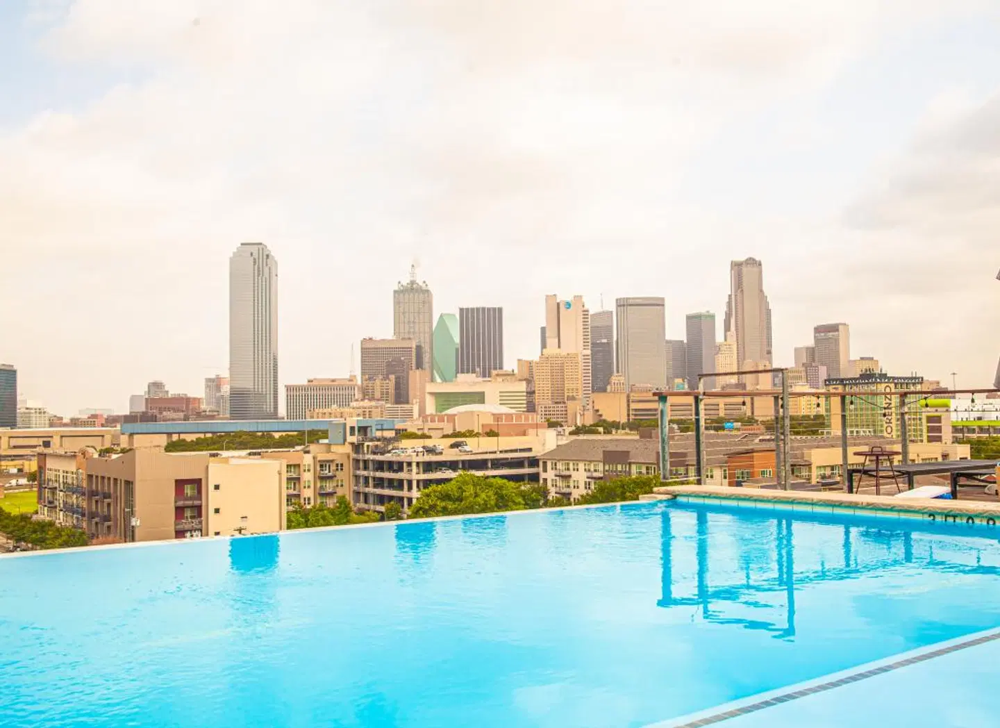 Canvas Hotel Dallas OUTDOOR_POOL