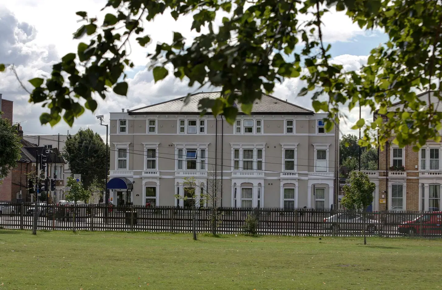 Best Western London Highbury EXTERIOR