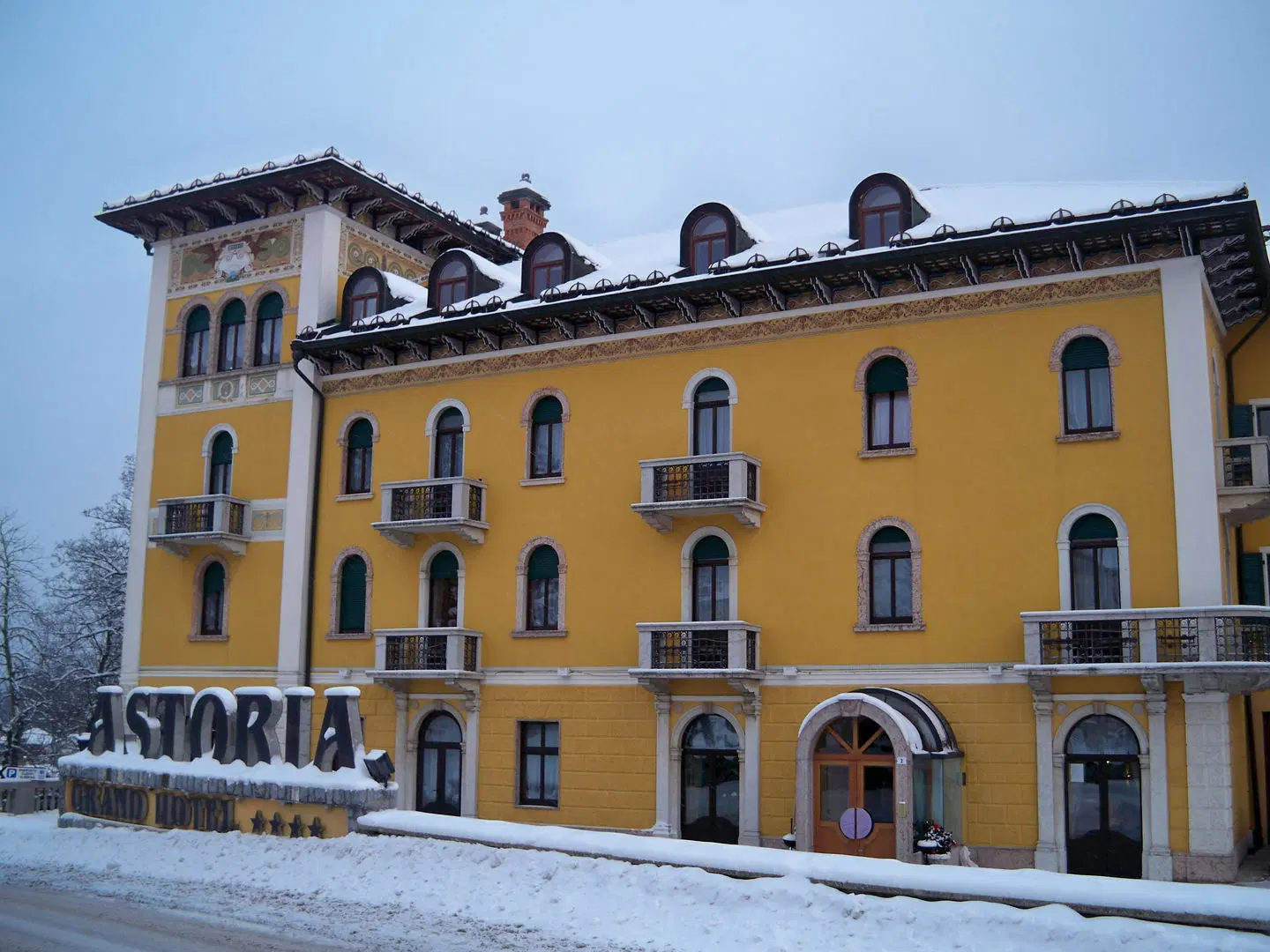 Grand Hotel Astoria EXTERIOR