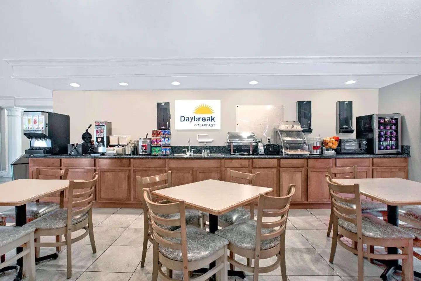 Days Inn by Wyndham Casper Bar