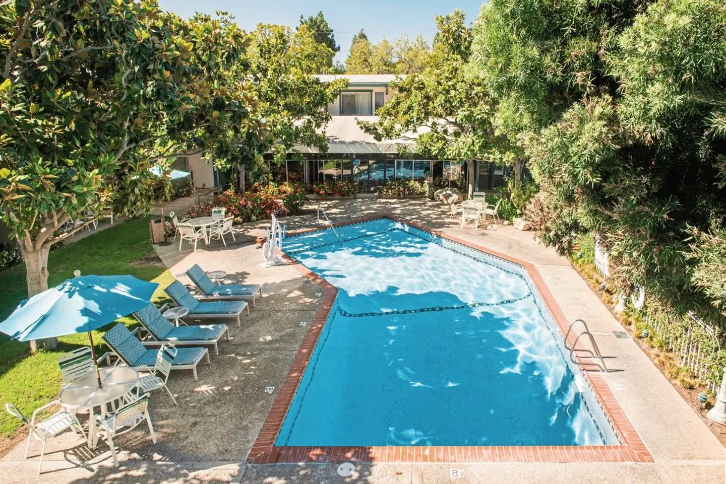 Best Western Plus Santa Barbara OUTDOOR_POOL