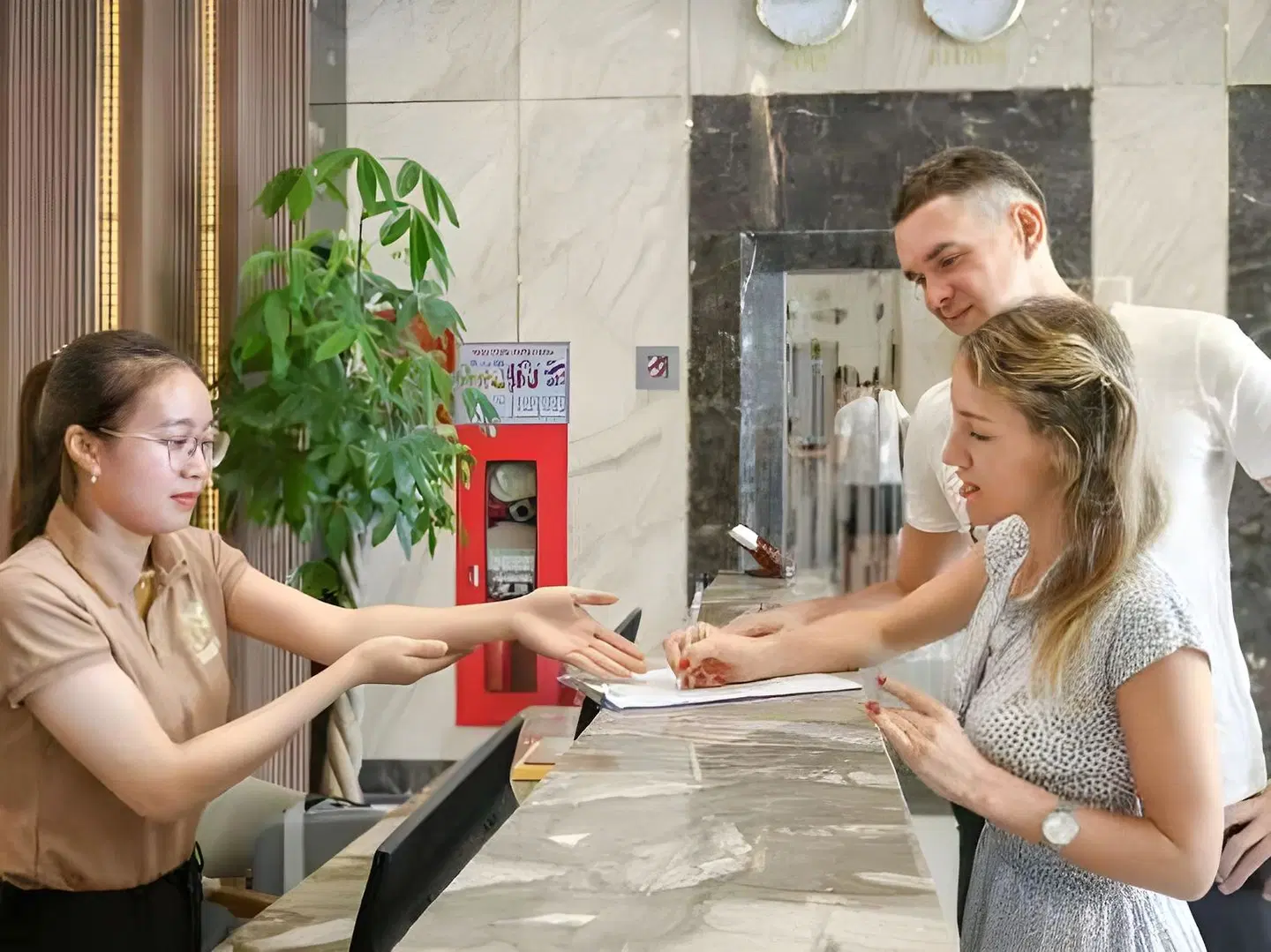 Maris Hotel Nha Trang PEOPLE