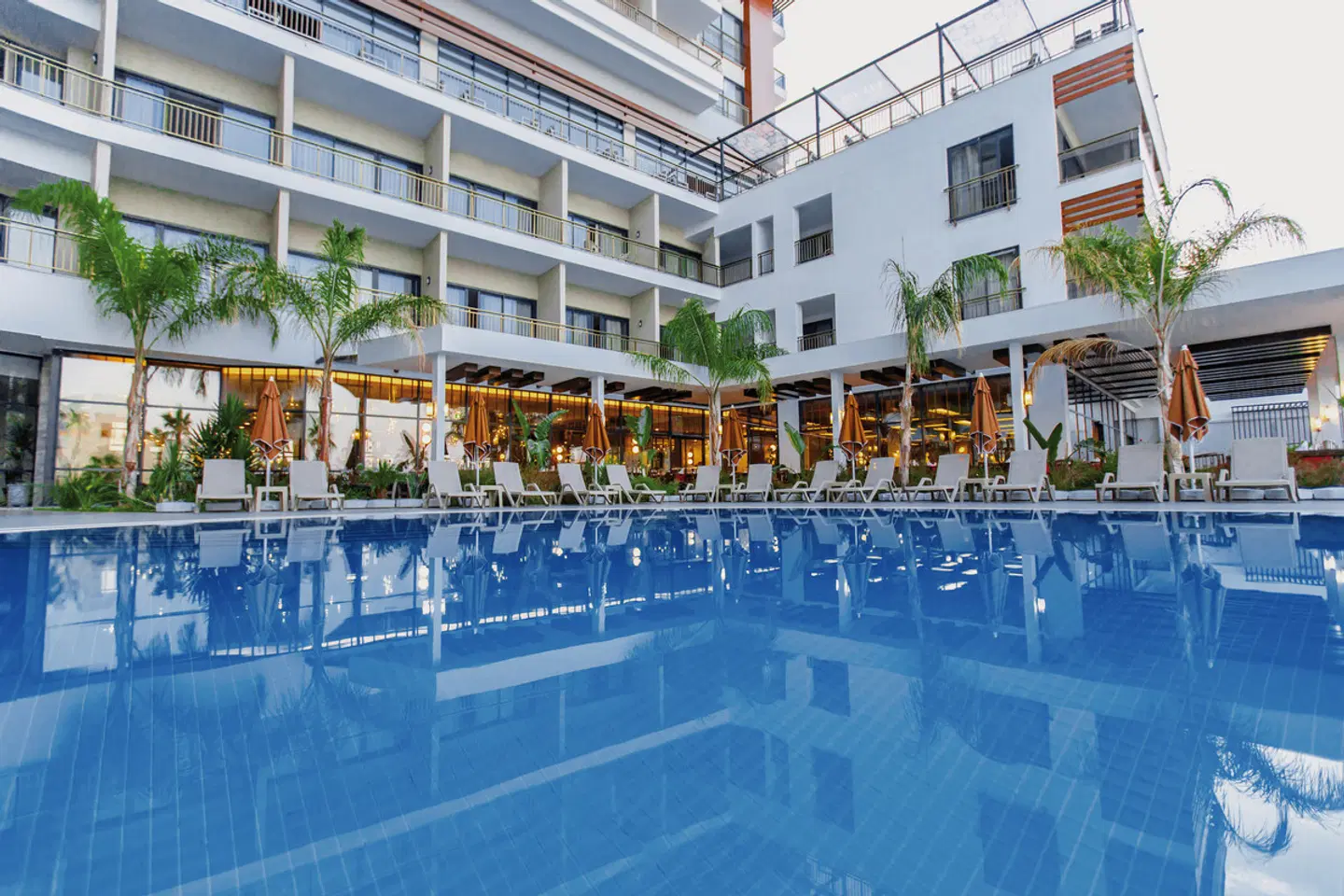 Alexia Resort & Spa OUTDOOR_POOL