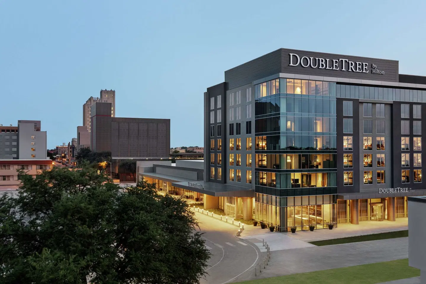 Doubletree by Hilton Abilene Downtown Convention Center EXTERIOR