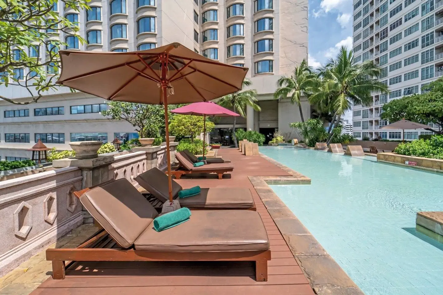 Century Park OUTDOOR_POOL