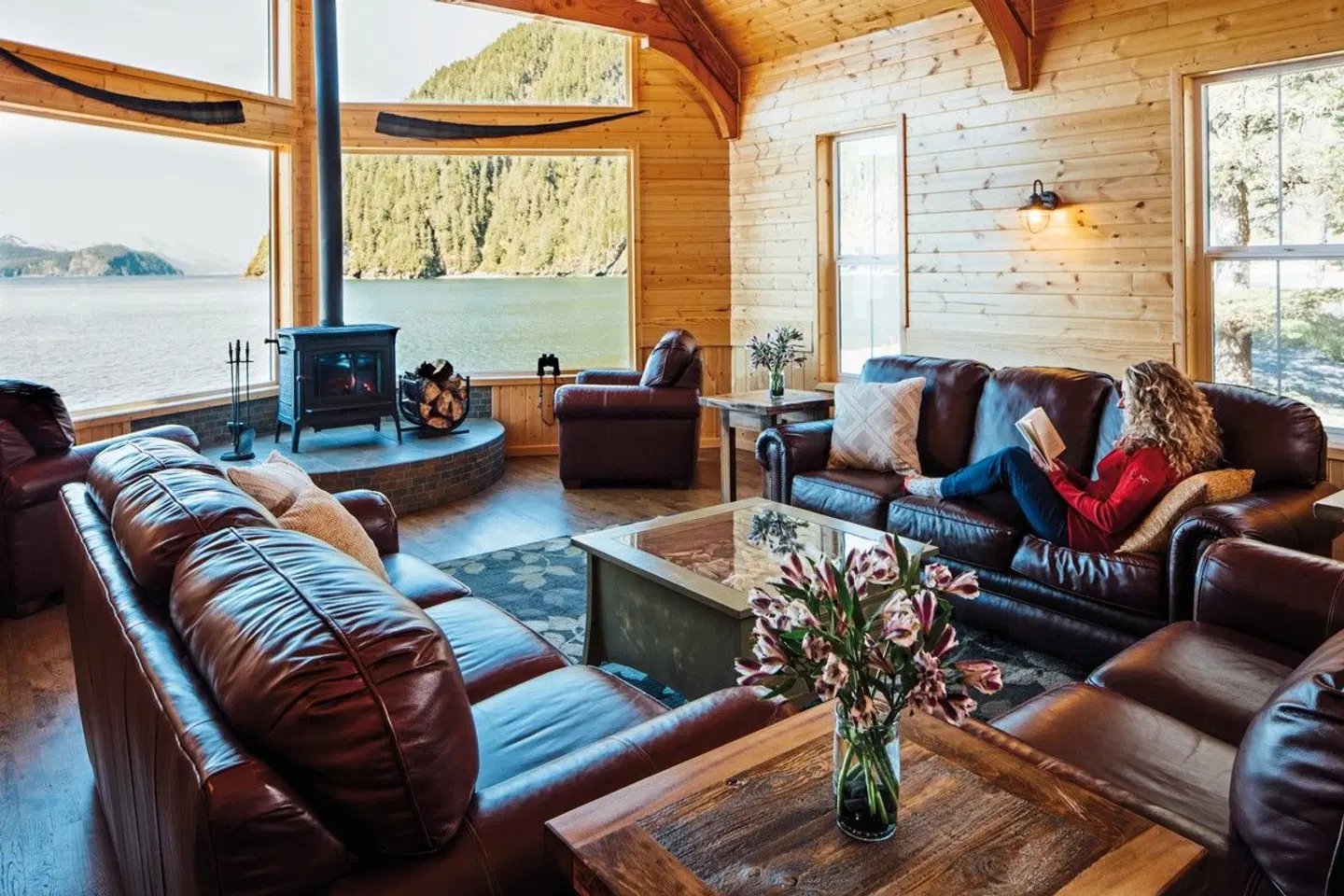 Kenai Fjords Wilderness Lodge LOUNGE_LOBBY