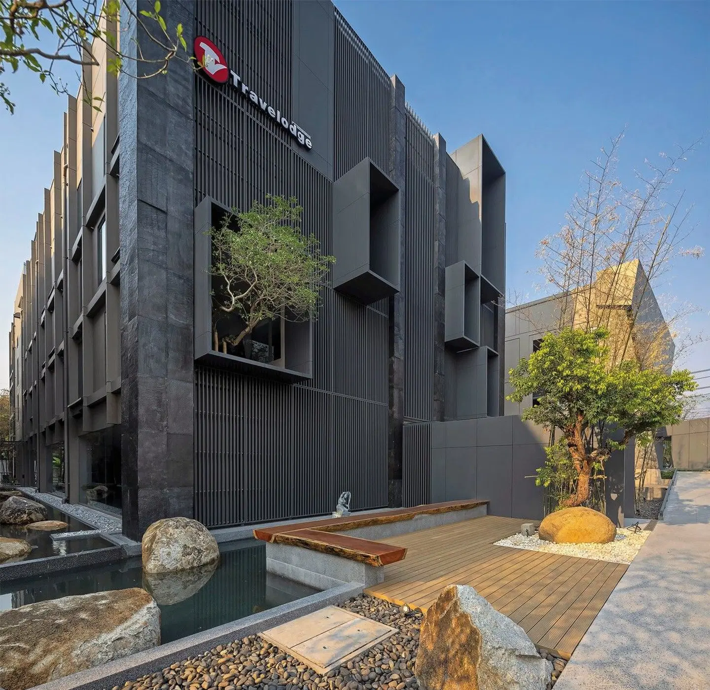 Travelodge Nimman EXTERIOR