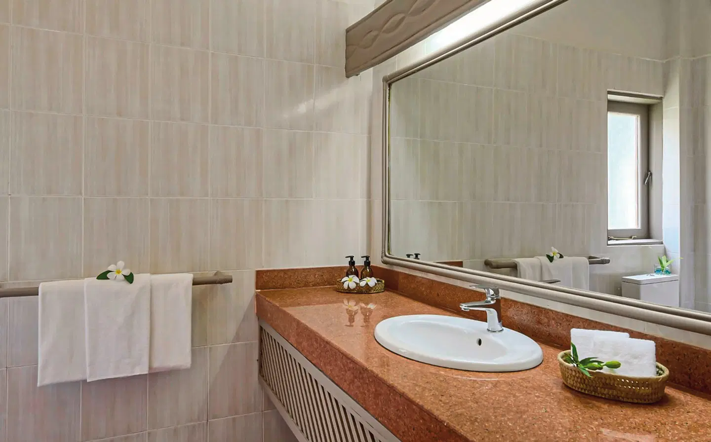 Neptune Village Beach Resort & Spa Badezimmer