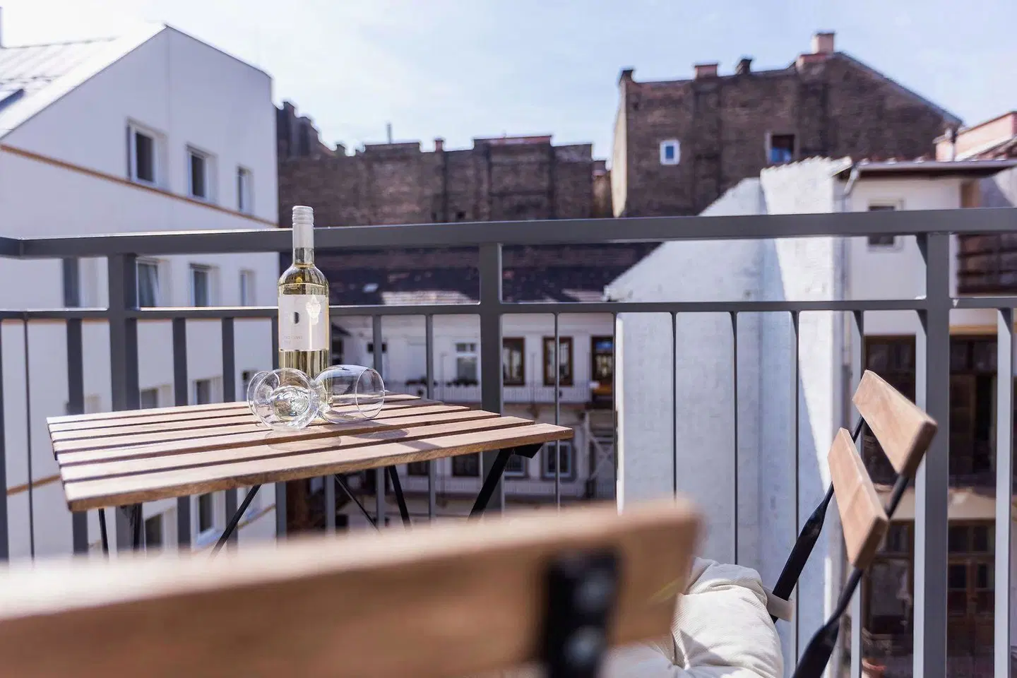 Vagabond Broadway EXTERIOR