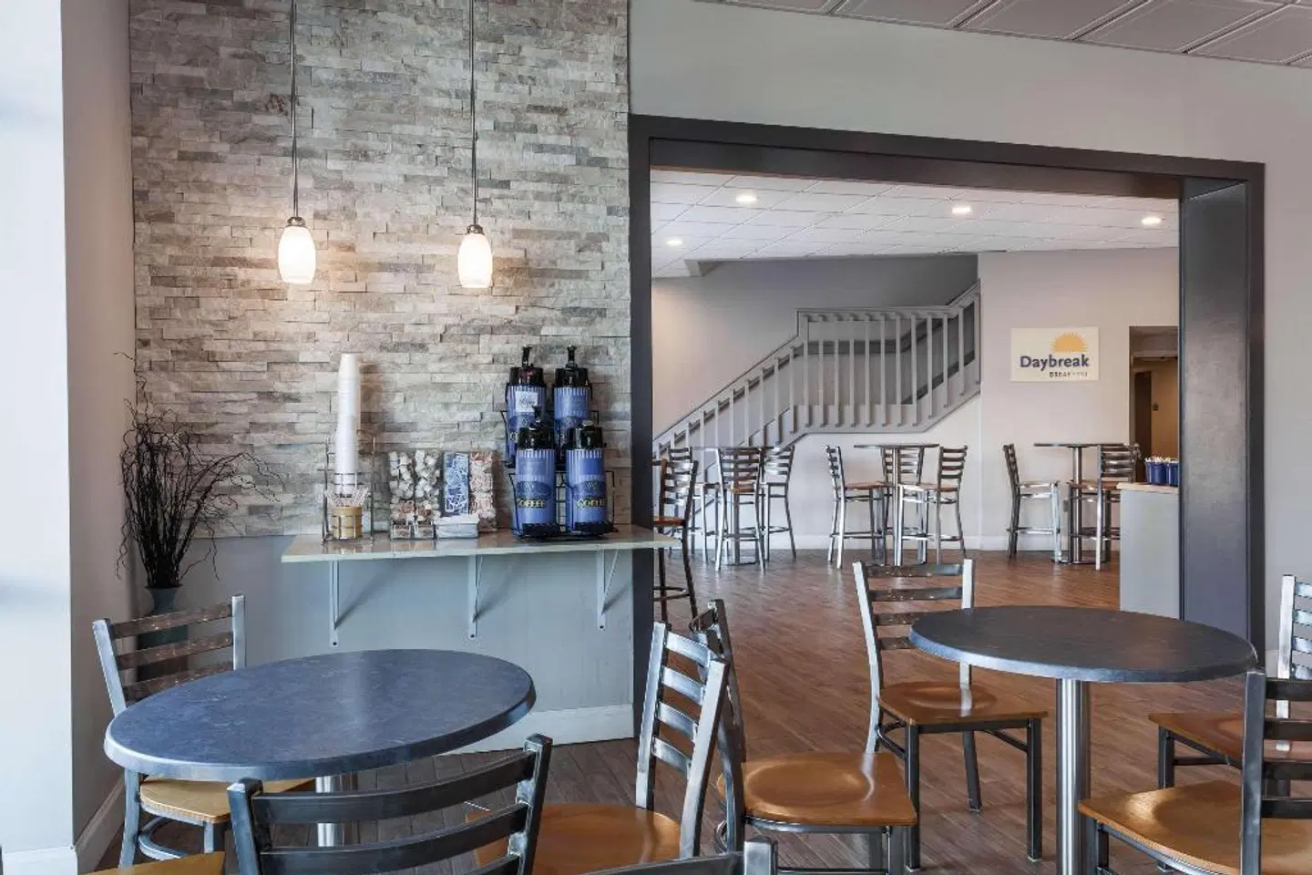 Days Inn & Suites by Wyndham Lancaster Amish Country Bar