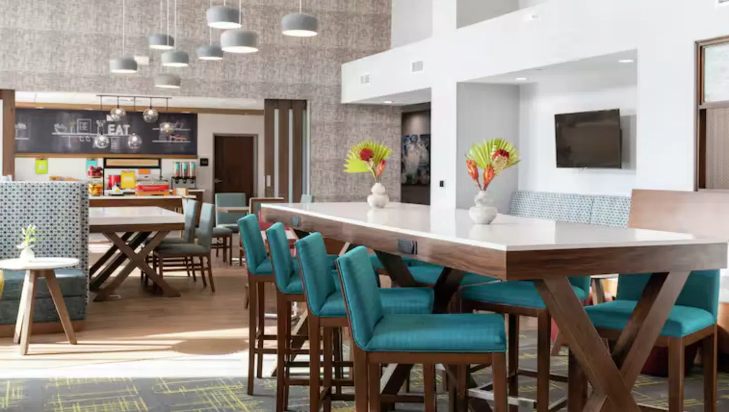 Hampton Inn & Suites Cheyenne, Wy Bar