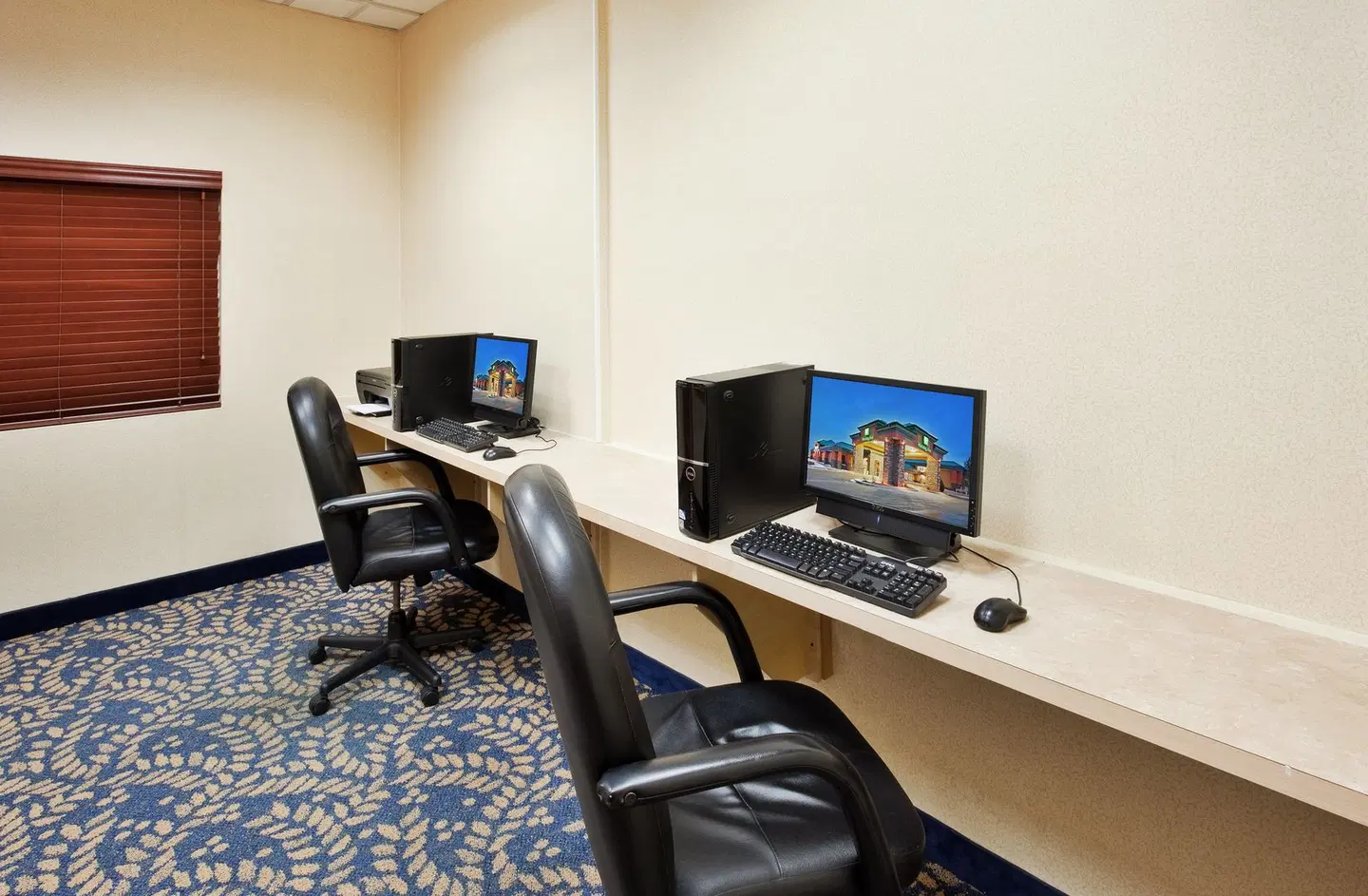 Holiday Inn Hinton ROOM_EXAMPLE