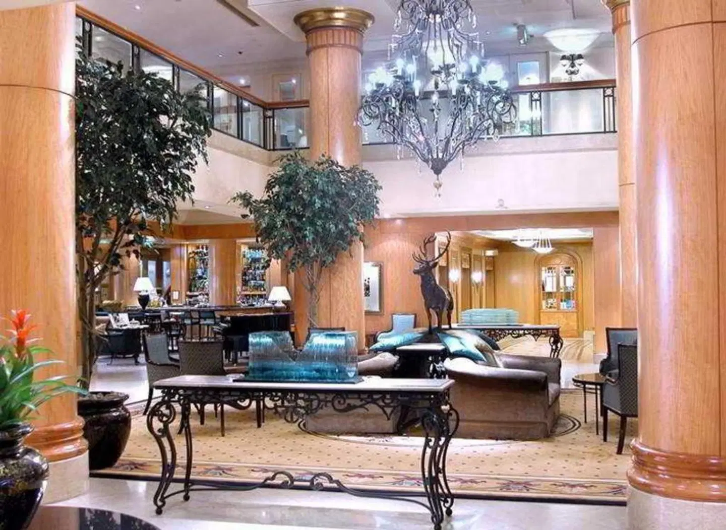 Millennium Gloucester Hotel London Kensington Bar