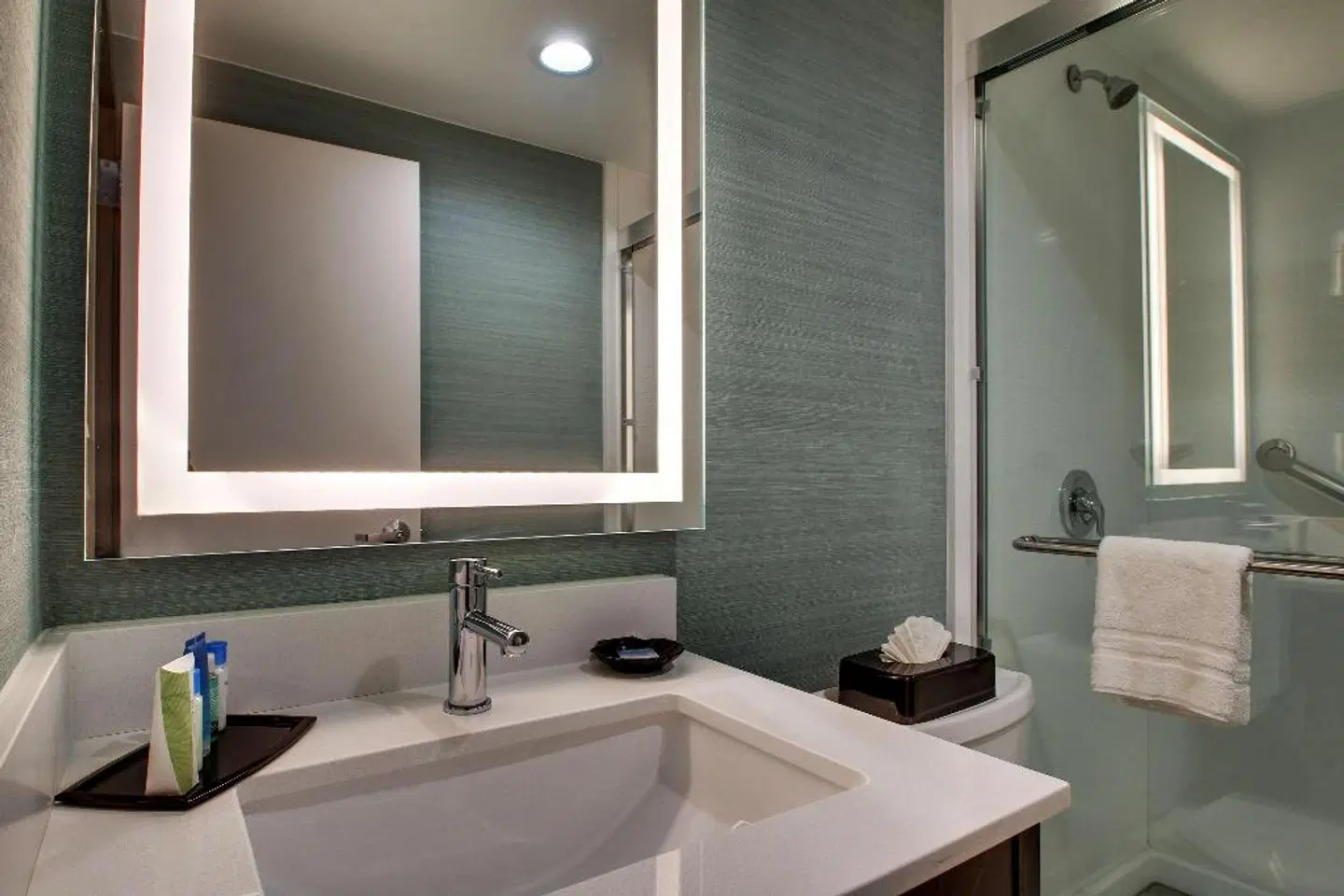 Best Western Plus New Englander Badezimmer