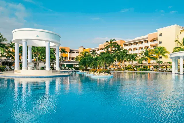 Iberostar Selection Rose Hall Suites EXTERIOR