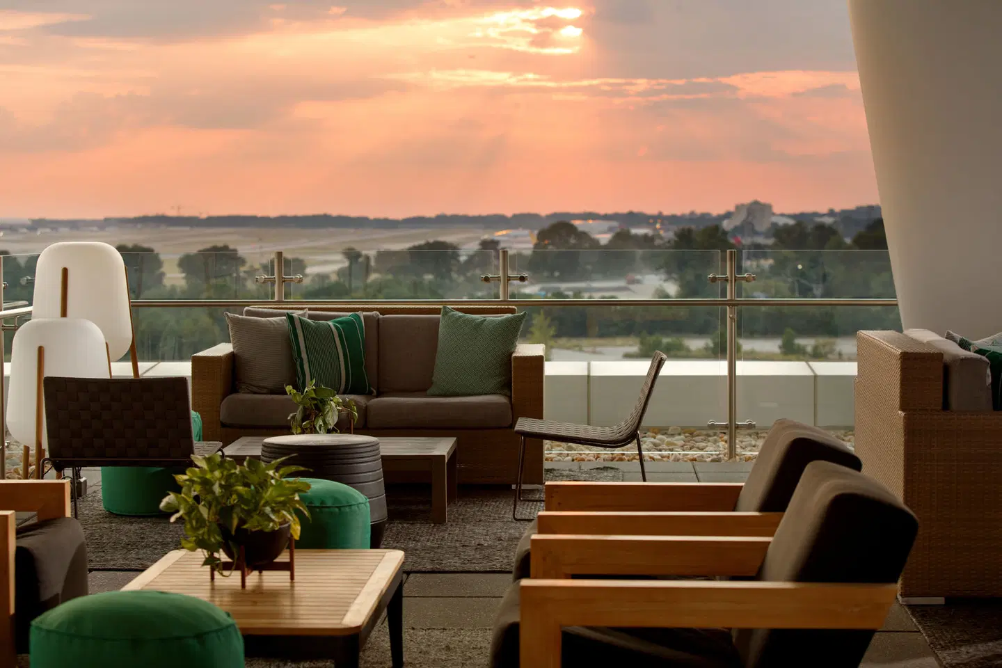 Kimpton Overland Hotel by IHG Terrasse