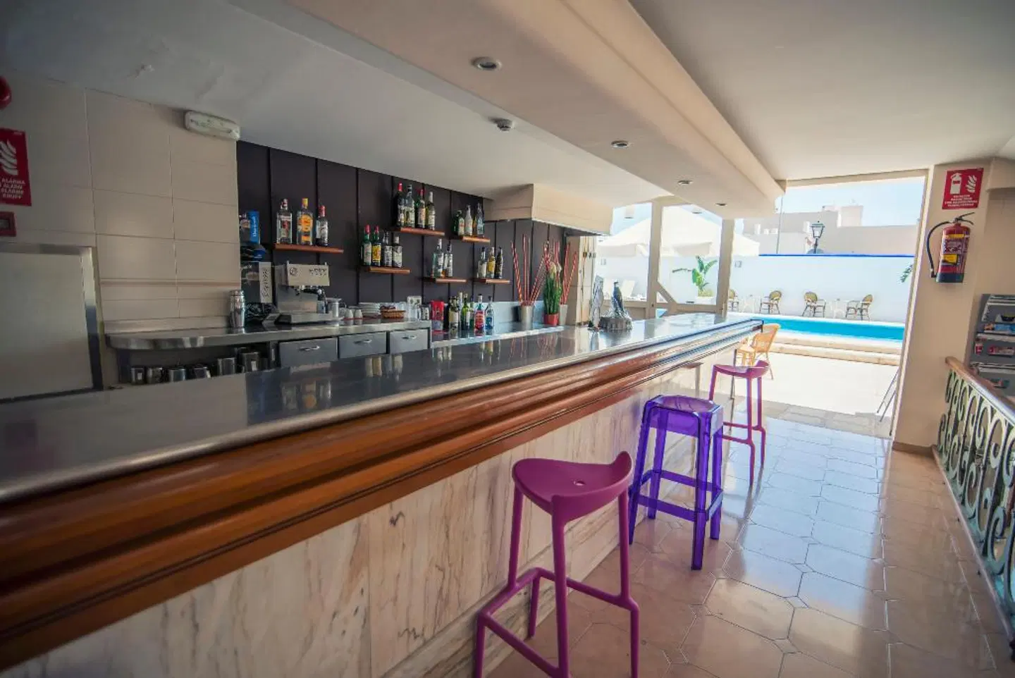 azuLine Mediterráneo Bar