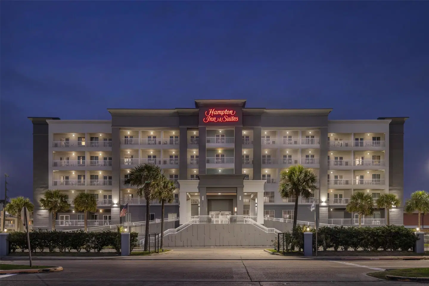 Hampton Inn & Suites Galveston EXTERIOR