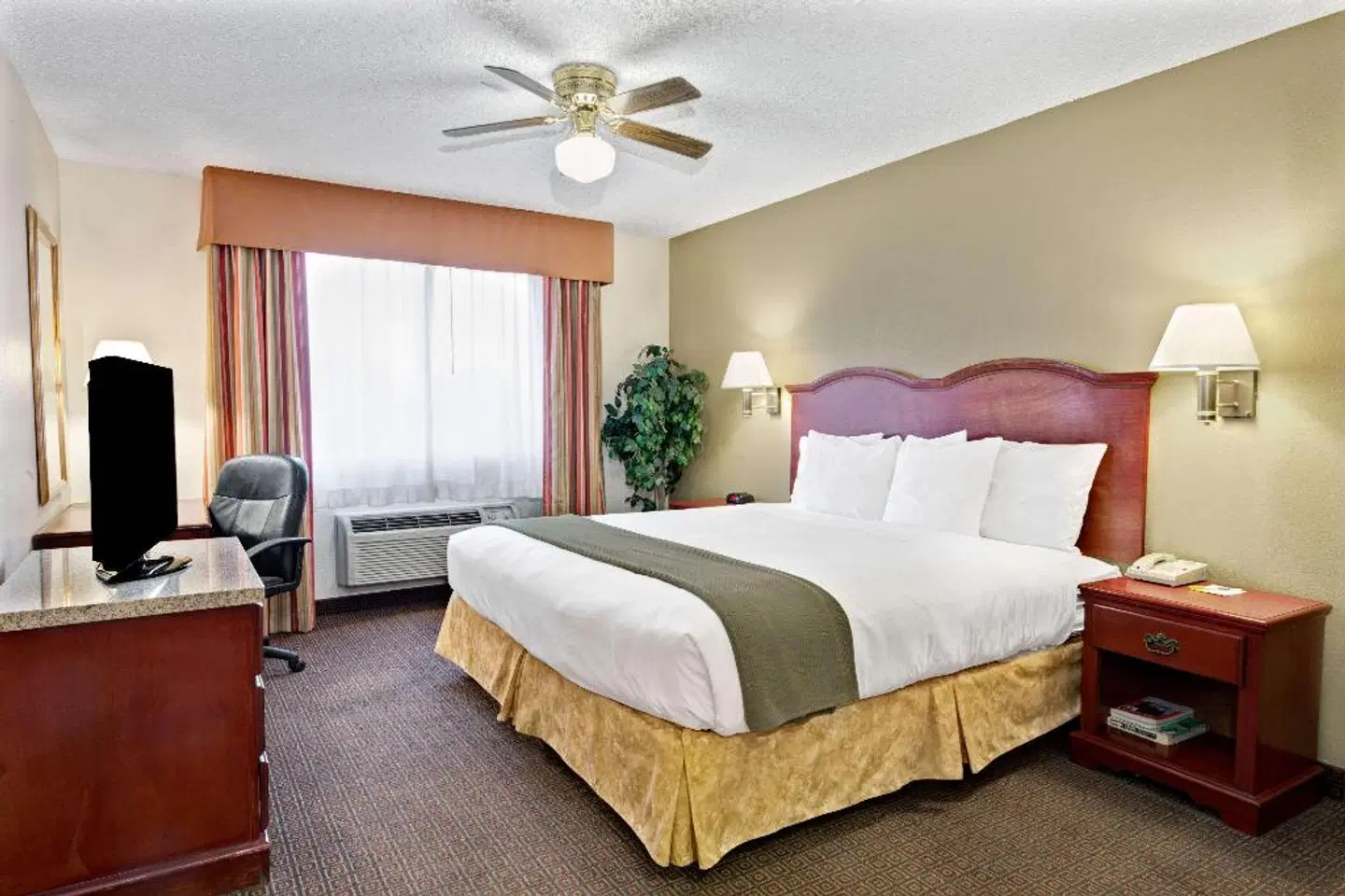 Days Inn by Wyndham Bernalillo ROOM_EXAMPLE
