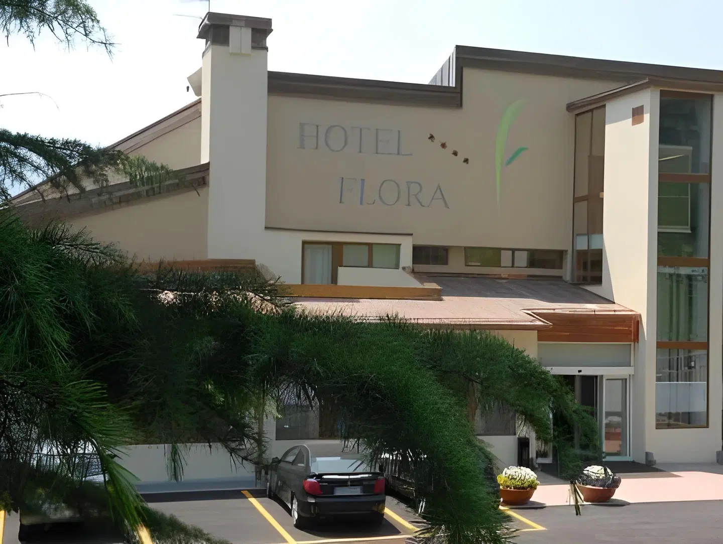 Flora EXTERIOR