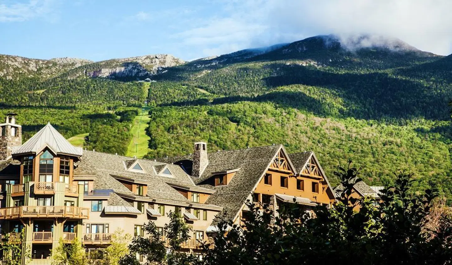 The Lodge at Spruce Peak EXTERIOR