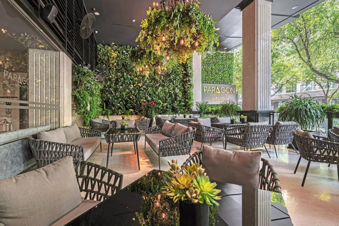 Paragon Saigon Hotel Terrasse