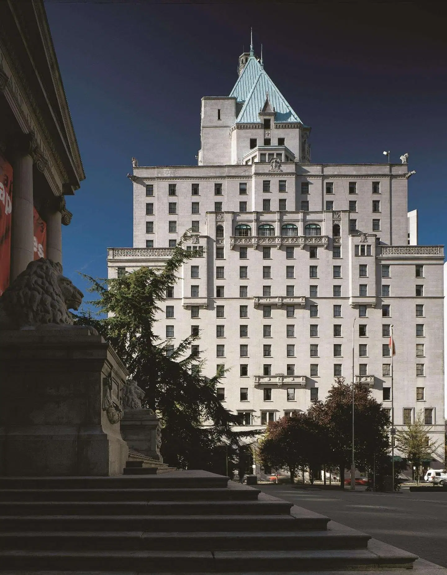 Fairmont Hotel Vancouver EXTERIOR