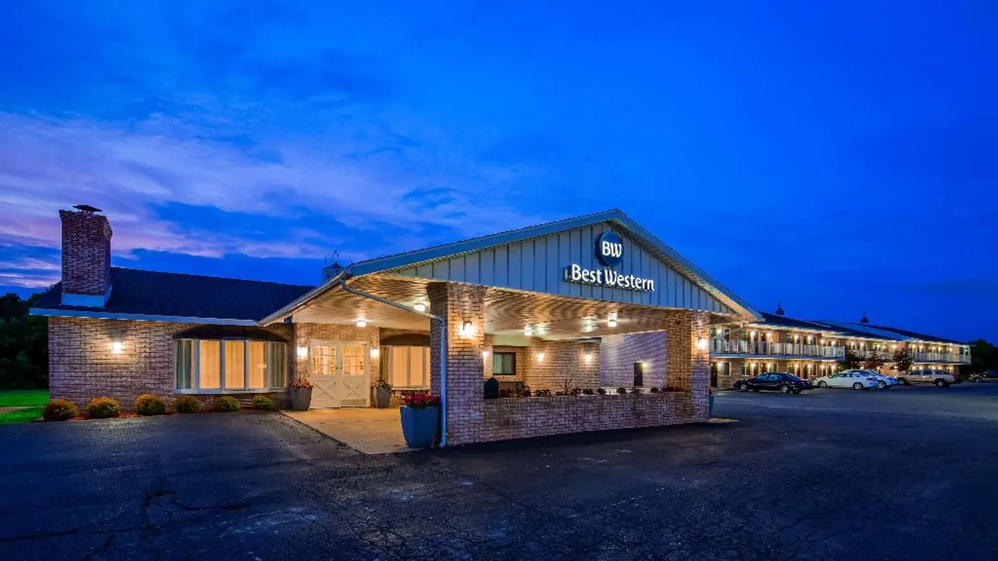 Best Western Of Hartland EXTERIOR