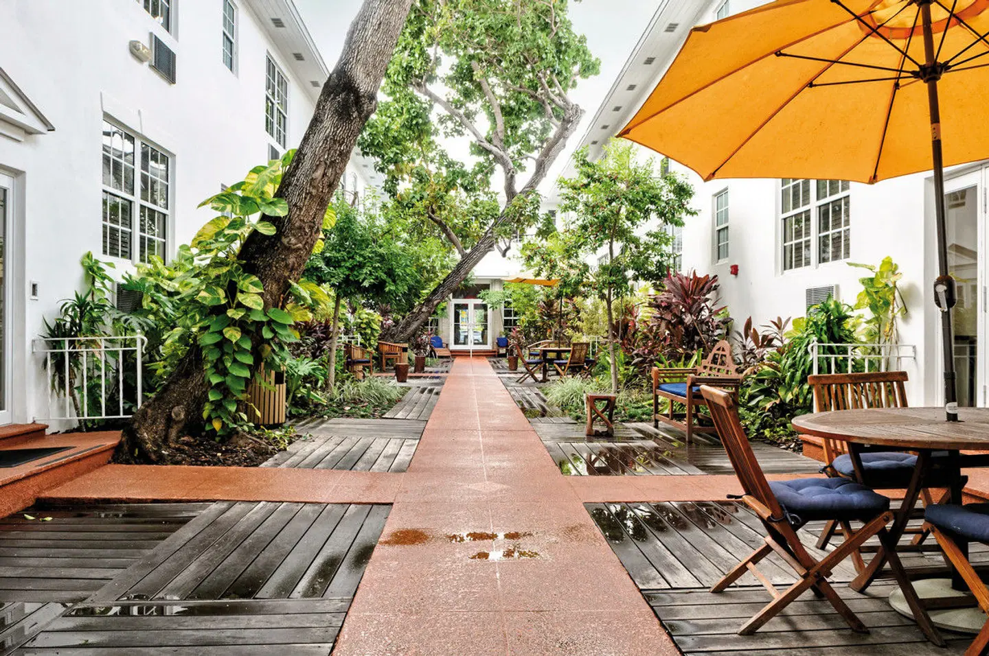 Tradewinds Apartments Terrasse