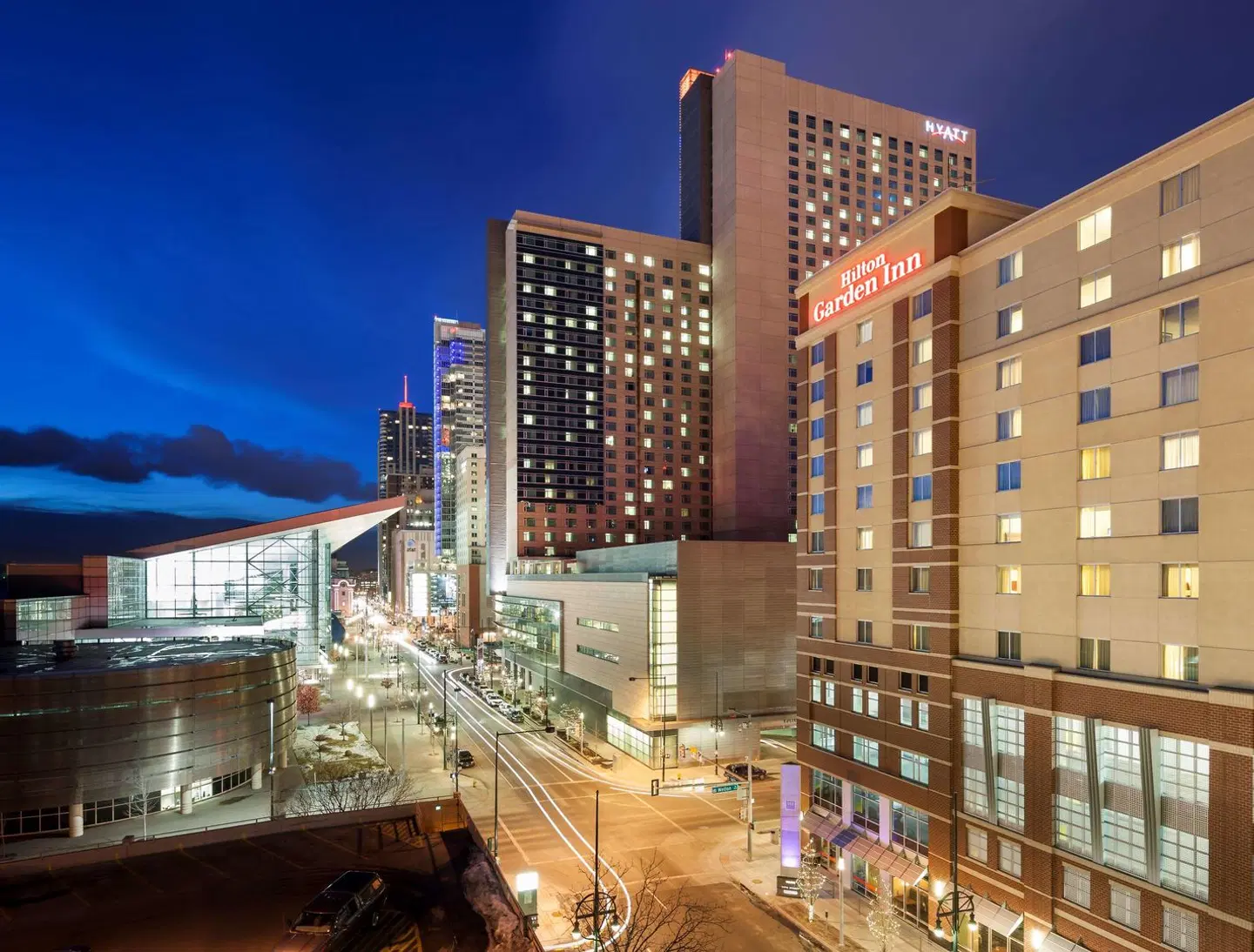 Hilton Garden Inn Denver Downtown EXTERIOR