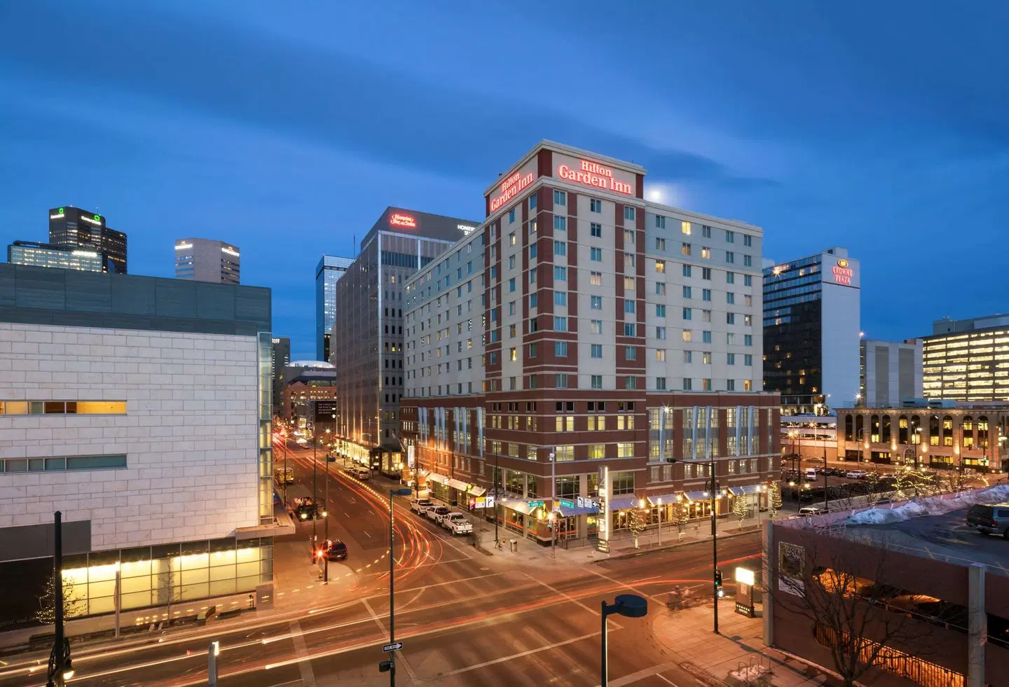 Hilton Garden Inn Denver Downtown EXTERIOR