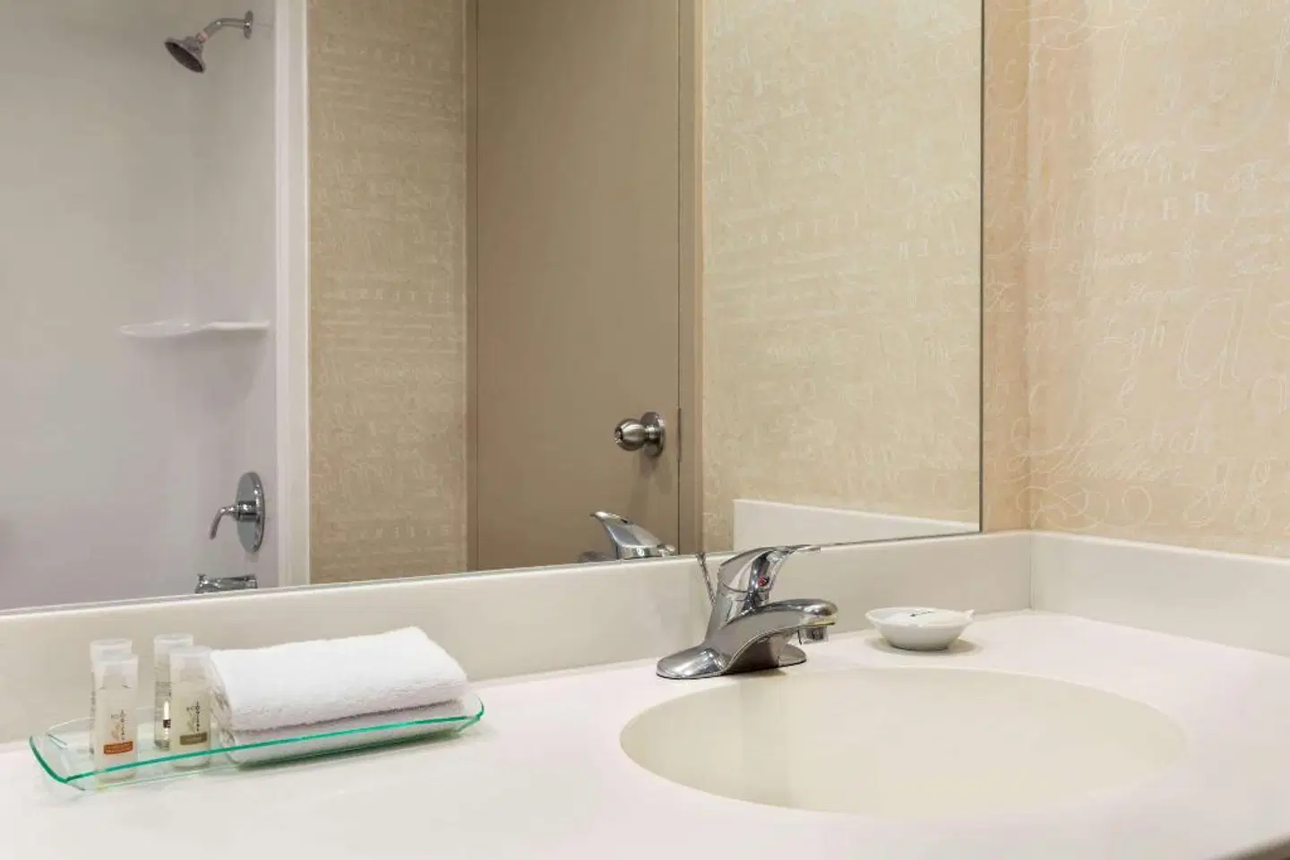 Royal Hotel Calgary, Trademark Collection by Wyndham Badezimmer