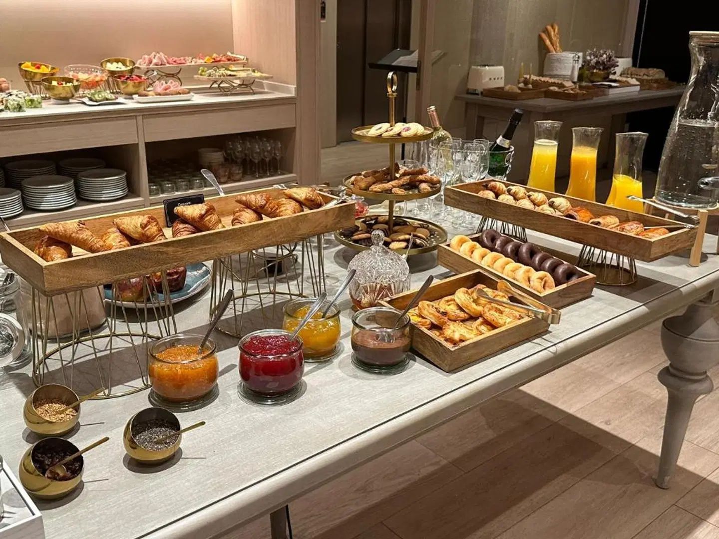 Arcelon Hotel Restaurant