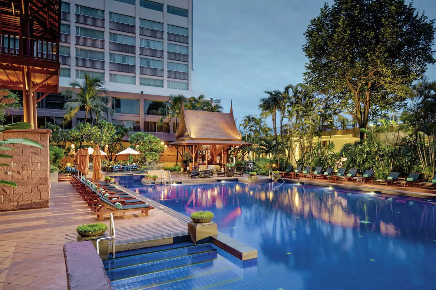 Ramada Plaza by Wyndham Bangkok Menam Riverside OUTDOOR_POOL