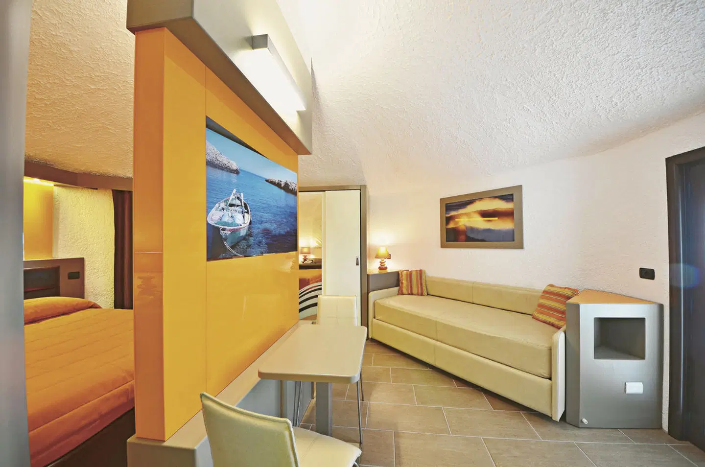 Calanica ROOM_EXAMPLE