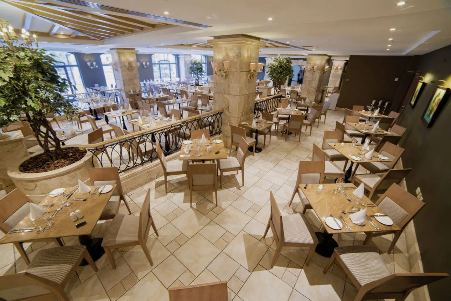 Maritim Antonine Hotel & Spa Restaurant