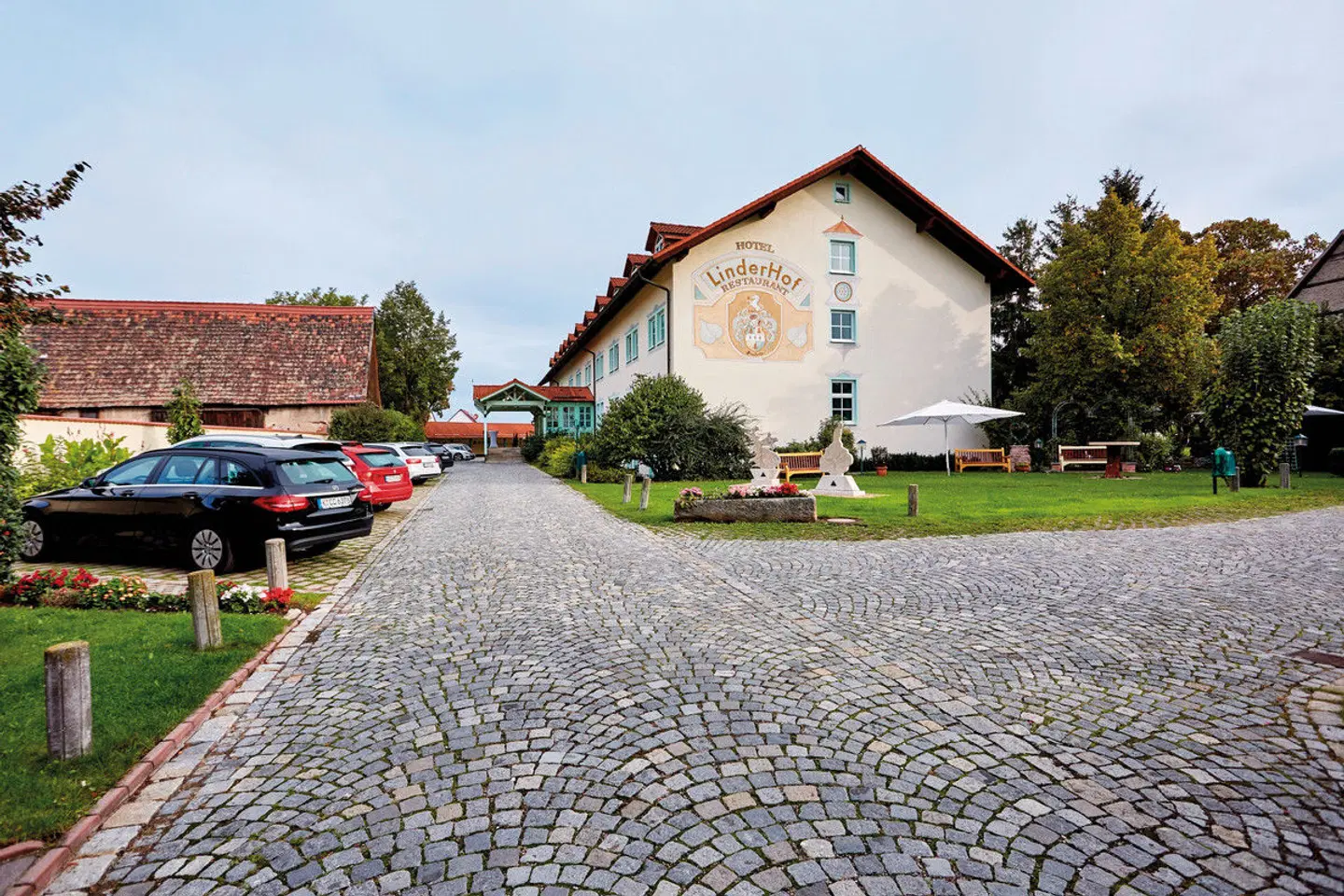 Hotel & Restaurant Linderhof EXTERIOR