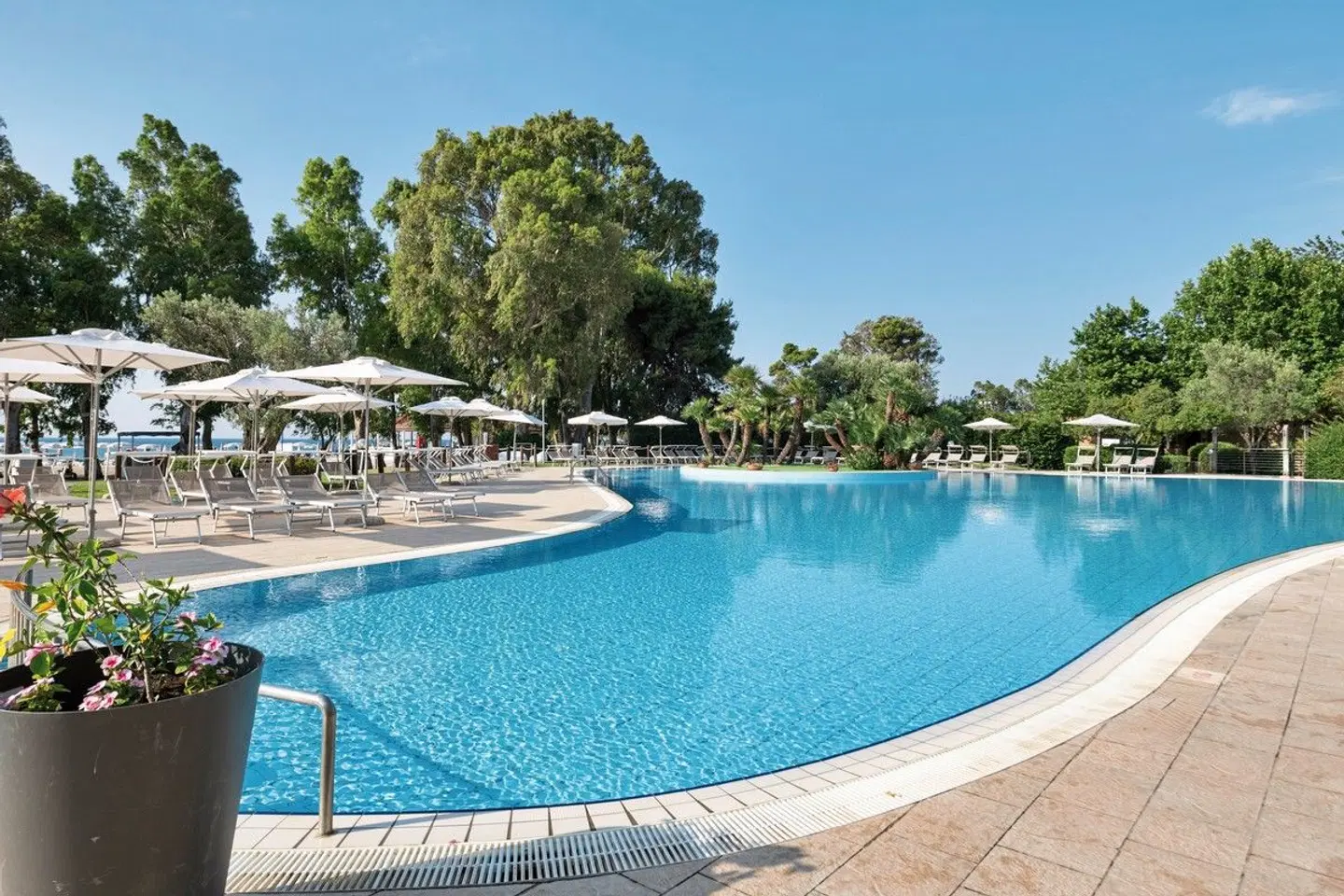 VOI Floriana Resort OUTDOOR_POOL