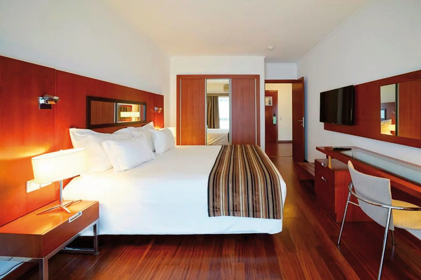 Legendary Lisboa Suites ROOM_EXAMPLE