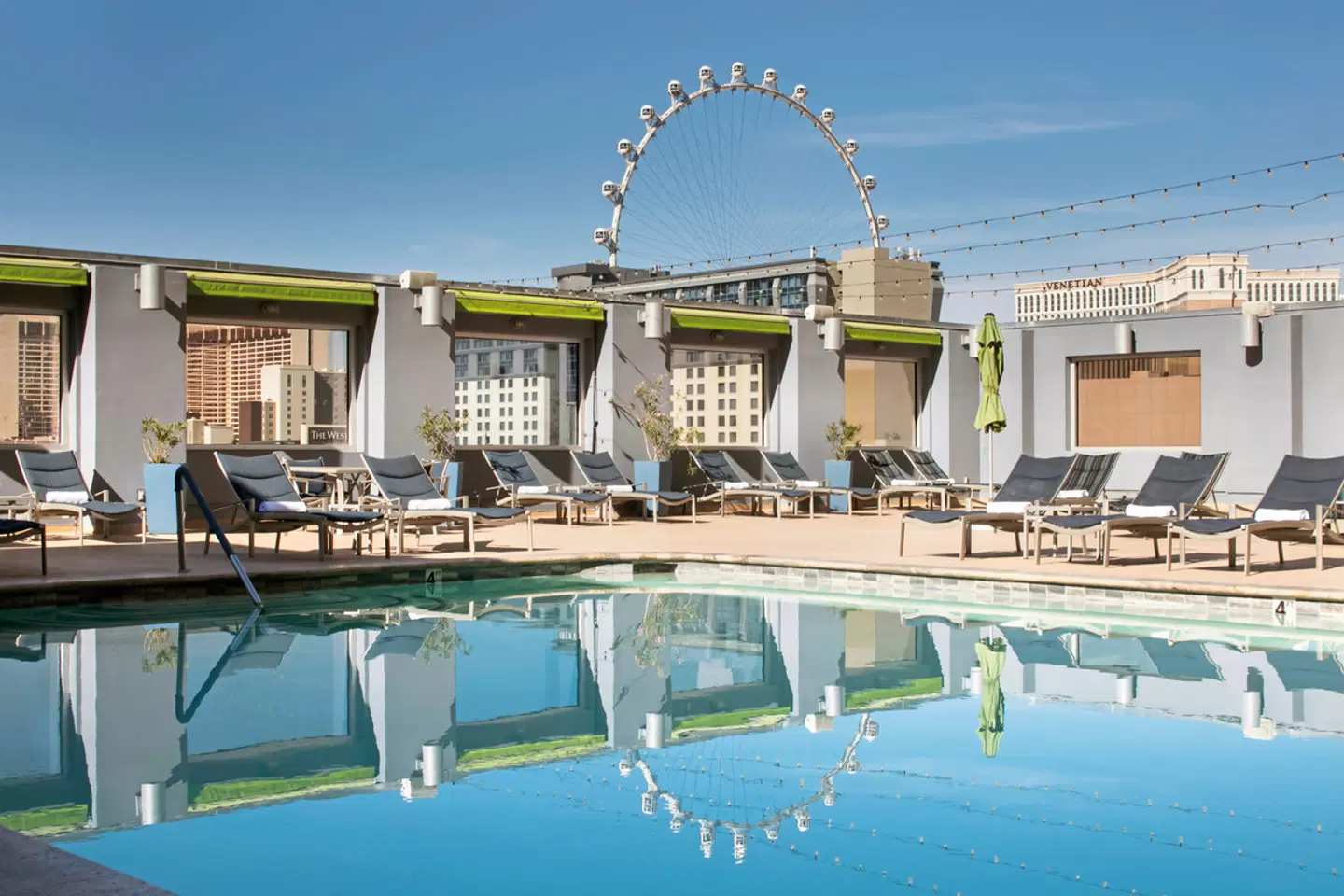 The Platinum Hotel OUTDOOR_POOL