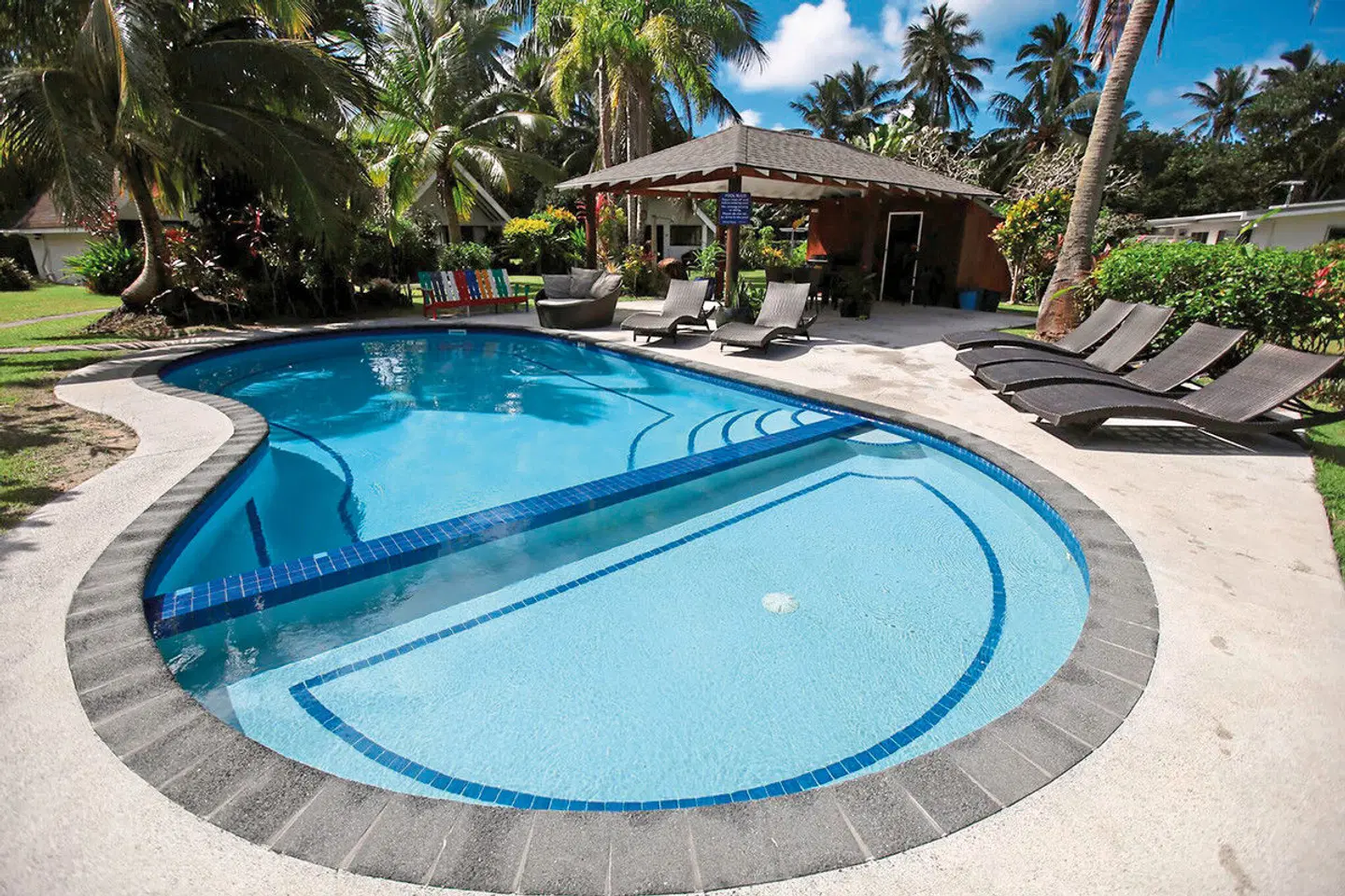 Palm Grove OUTDOOR_POOL