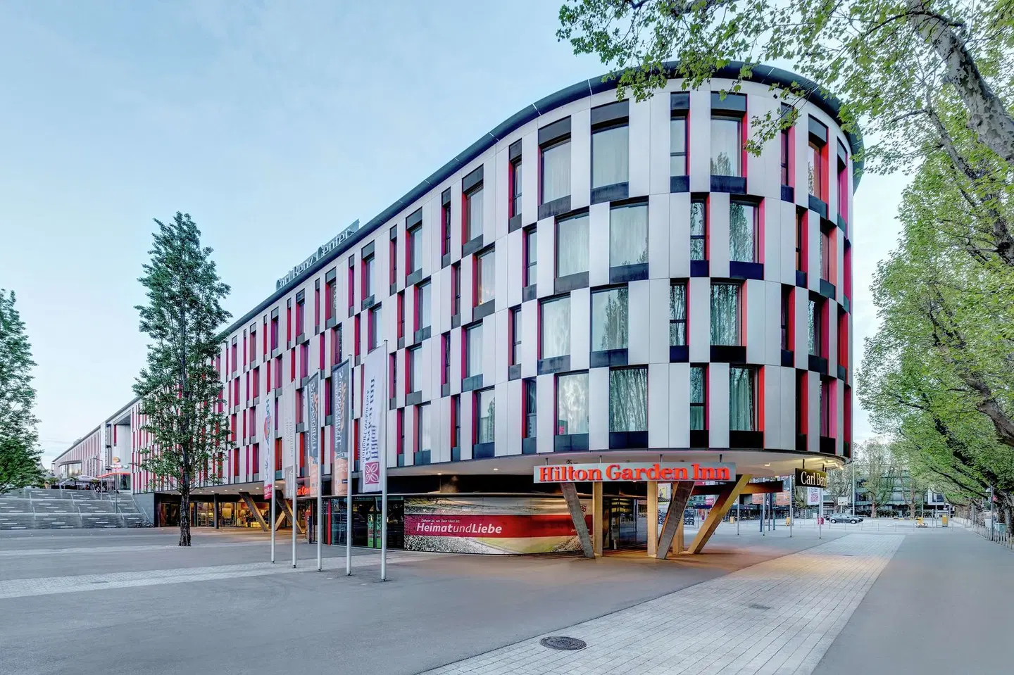 Hilton Garden Inn Stuttgart NeckarPark EXTERIOR