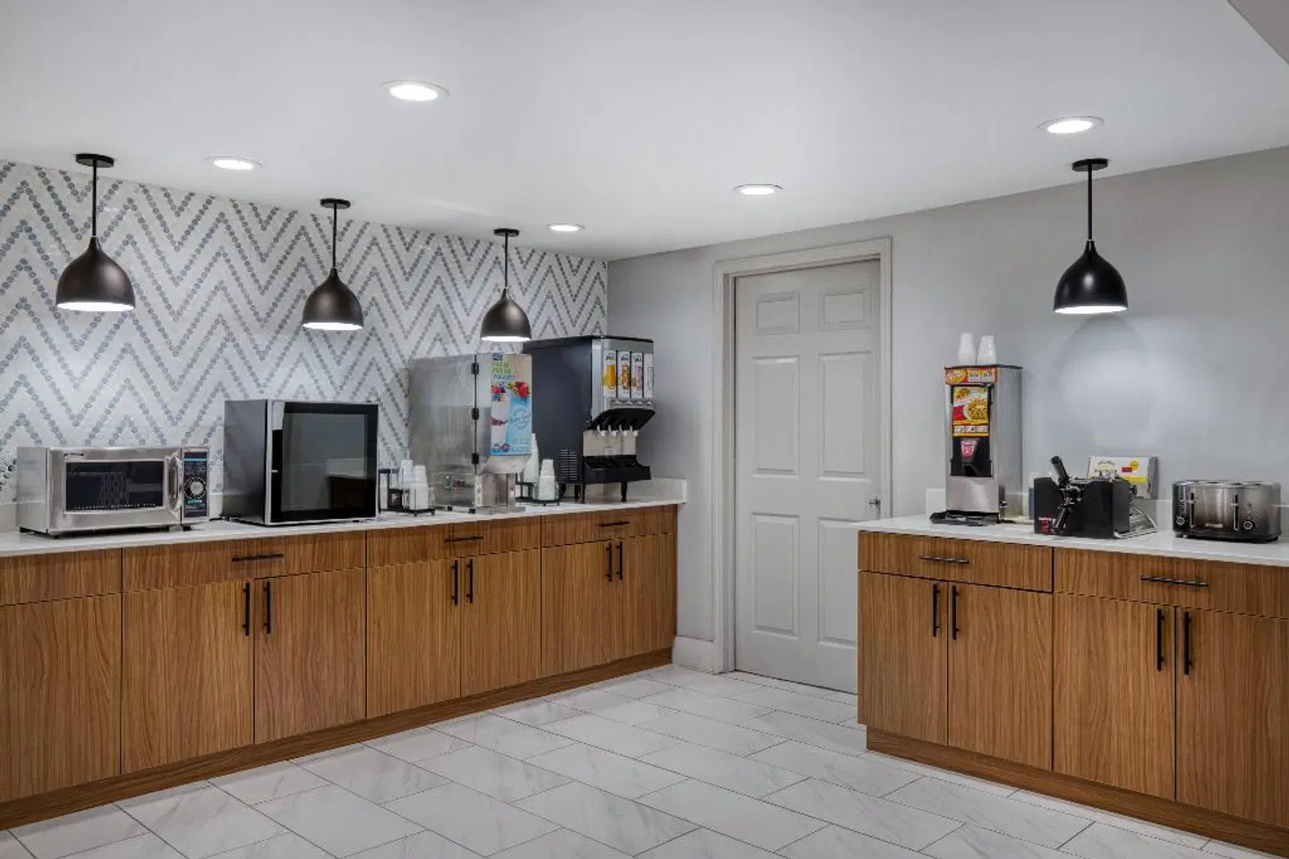 Baymont by Wyndham Greensboro/Coliseum LOUNGE_LOBBY