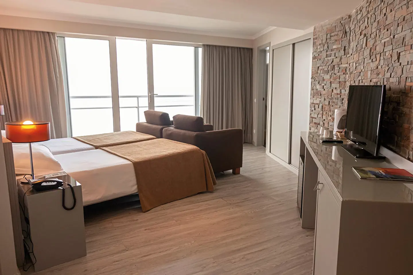 Orca Praia ROOM_EXAMPLE