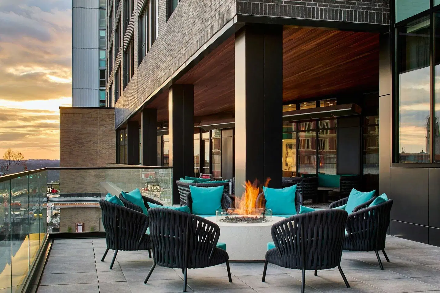 Hotel Celare, Cincinnati Midtown, a Tribute Portfolio Hotel Terrasse