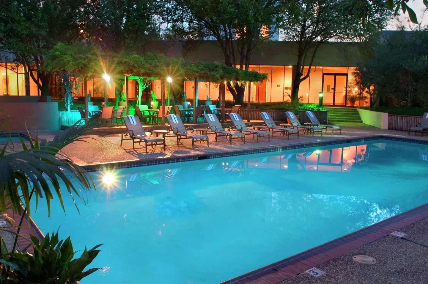Hilton Houston Westchase OUTDOOR_POOL