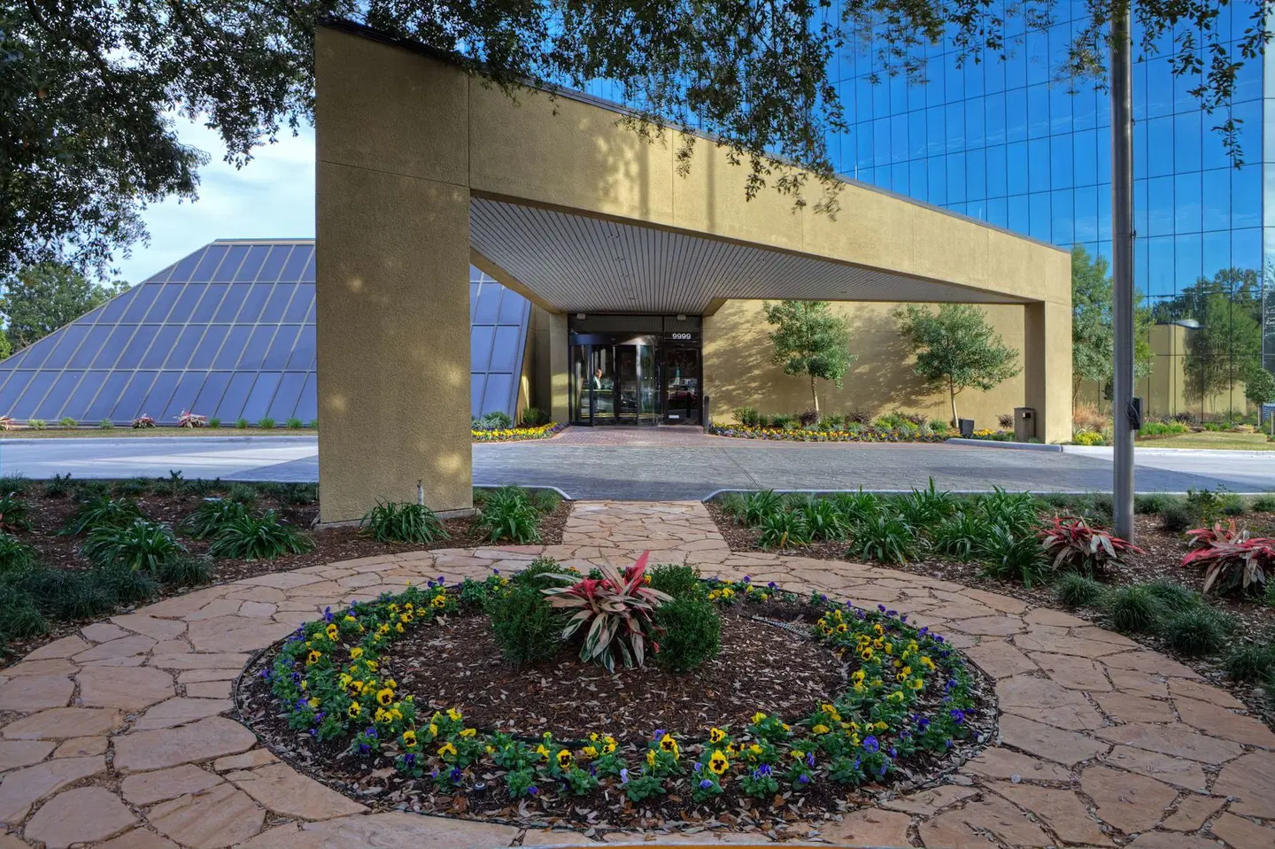 Hilton Houston Westchase EXTERIOR