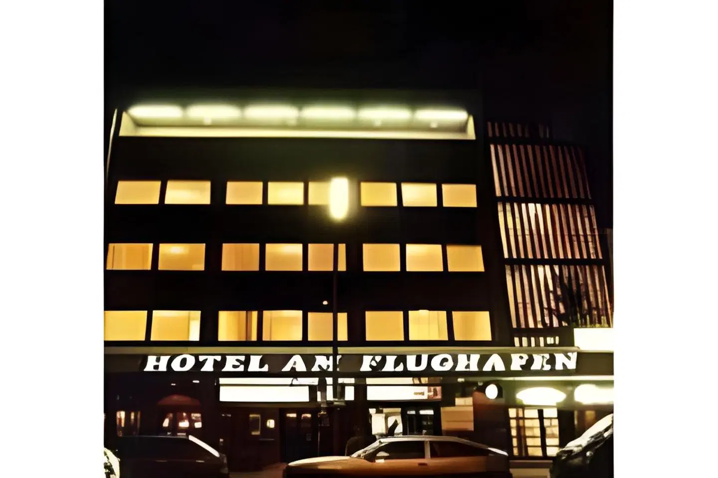 Am Flughafen EXTERIOR