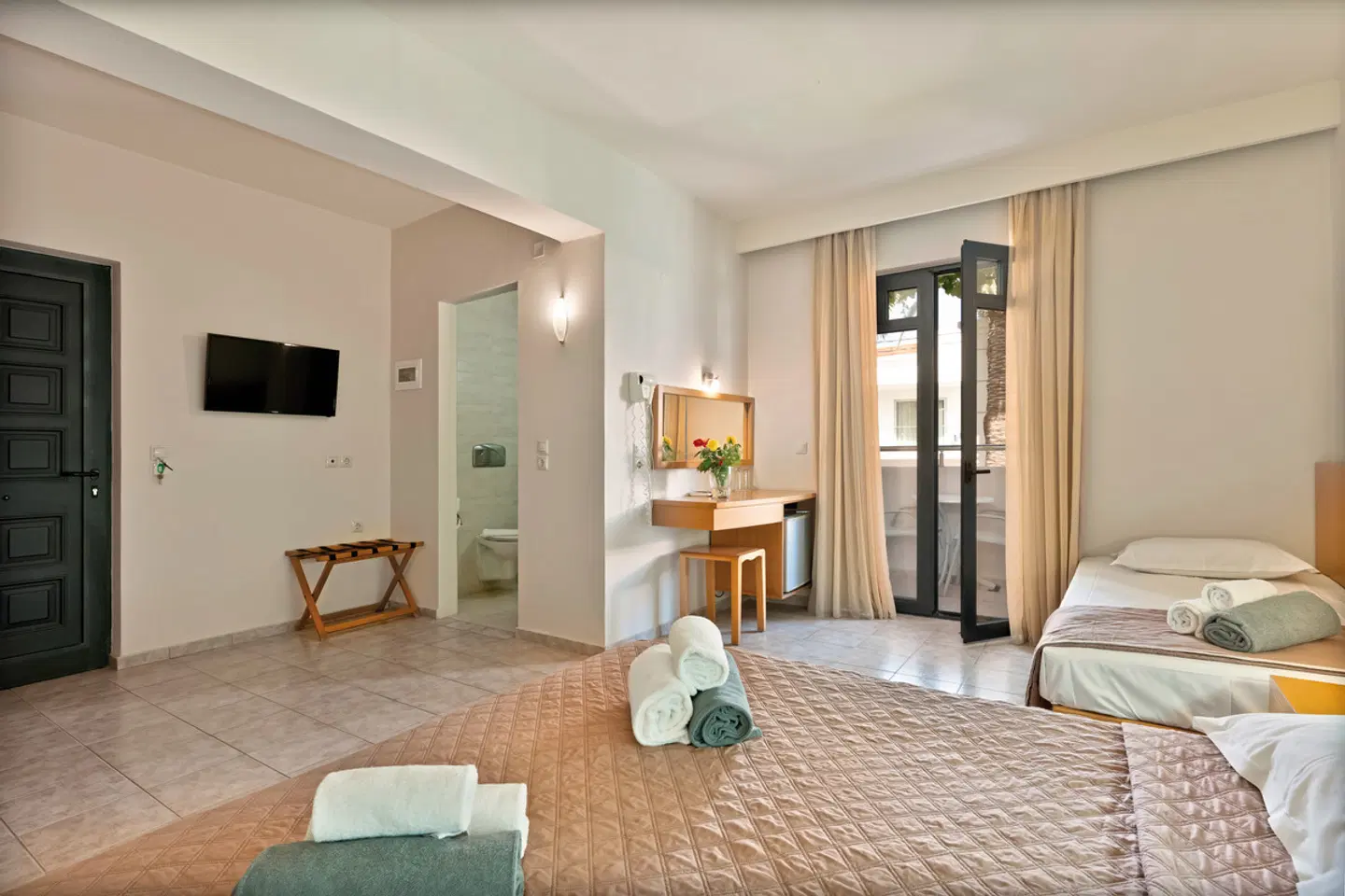 Eva Bay ROOM_EXAMPLE